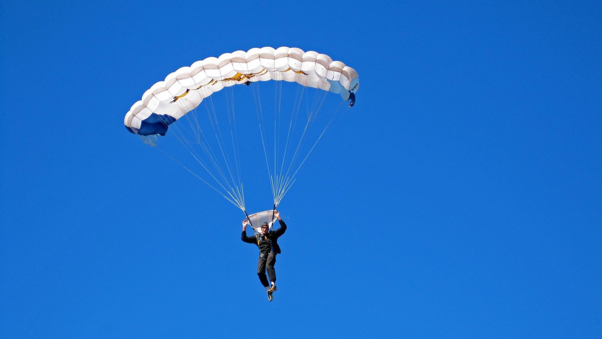 美国男篮选拔队阵容揭晓，世界杯前精锐集结