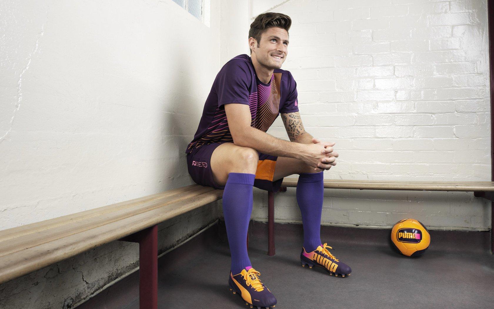 冬窗转会暗流涌动，意甲新星米雷蒂引四队竞逐，尤文图斯面临关键抉择